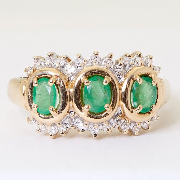 Vintage Ladies' 14kt Yellow Gold Emerald and Diamond Ring, Size 7 Birthday Gift - Picture 3 of 9